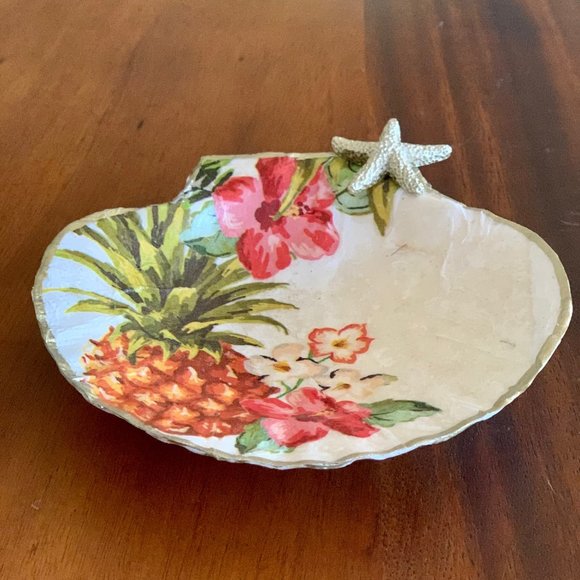 Scallop Shell Jewelry Keeper - Vintage Pineapple - Picture 2 of 3